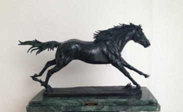 Caballo corriendo, bronce a la cera perdida, 54 x 30 x 10 cm